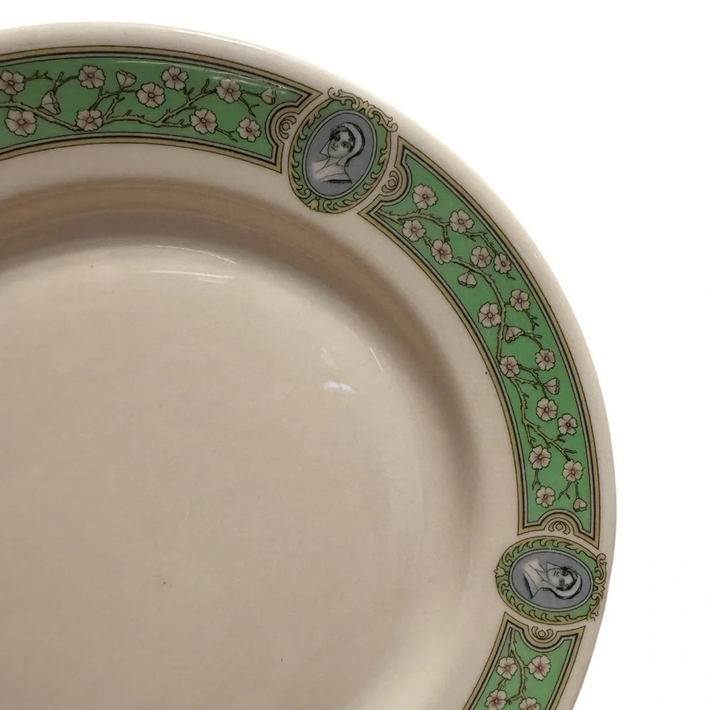 Syracuse China Old Ivory The Mayflower Dinner Plate